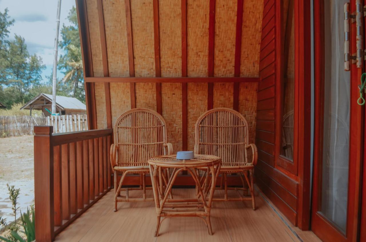 Laba Laba Bungalow กิลิเมโน ภายนอก รูปภาพ